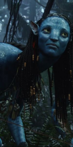 Jake Sully and Neytiri in Lush Nature - Avatar Mobile Wallpaper