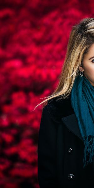 Phone wallpaper: Blur, Blonde, Model, Women, Scarf, Brown Eyes free download