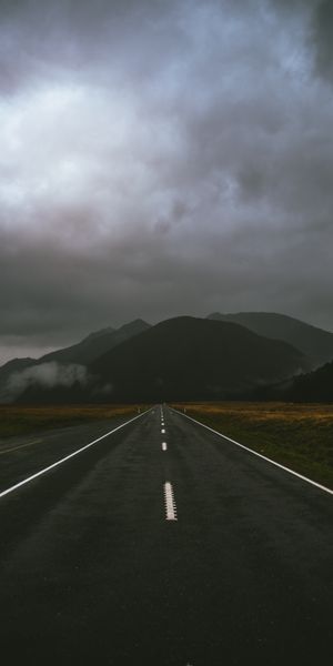 Breathtaking Milford Sound Highway Wallpaper: Nature's Majesty in New Zealand