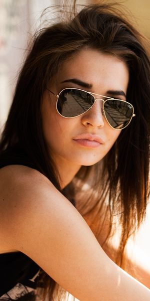 Phone wallpaper: Blur, Glasses, Brunette, Model, Women free download