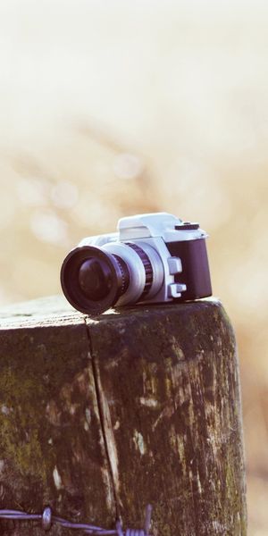 Phone wallpaper: Blur, Bokeh, Camera, Man Made free download