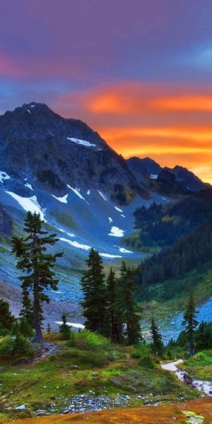 Alps Mountain Sunset Mobile Wallpaper: Nature's Majestic Display in Switzerland