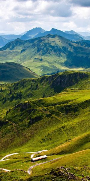 Breathtaking Mountain View for Your Mobile Wallpaper