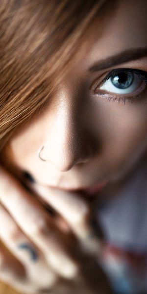Phone wallpaper: Blur, Face, Women, Blue Eyes free download