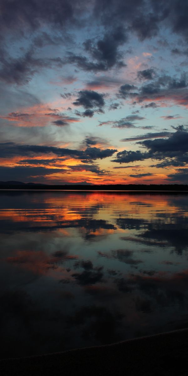 Breathtaking Sunset Over the River - Perfect Phone Wallpaper