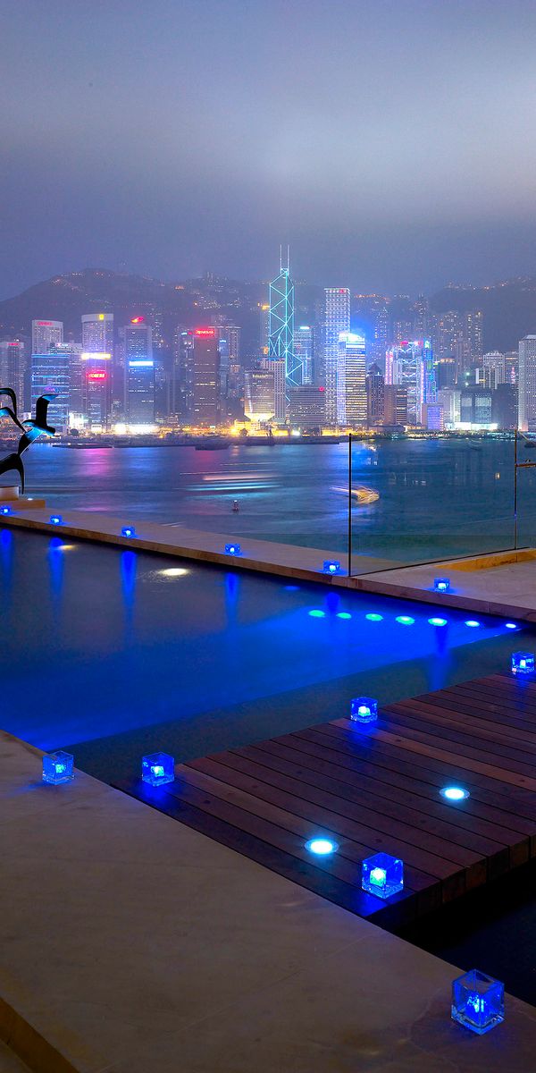 Breathtaking Hong Kong Night Skyline - 4K Mobile Wallpaper