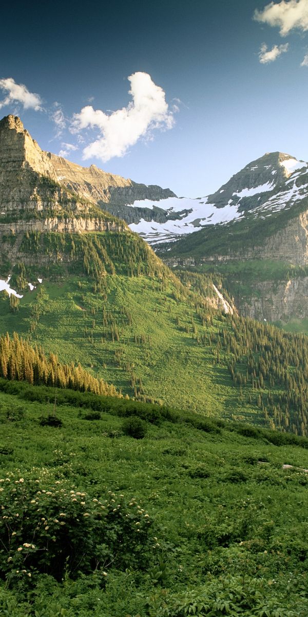 Majestic Mountain Landscape Phone Wallpaper: Nature's Serenity