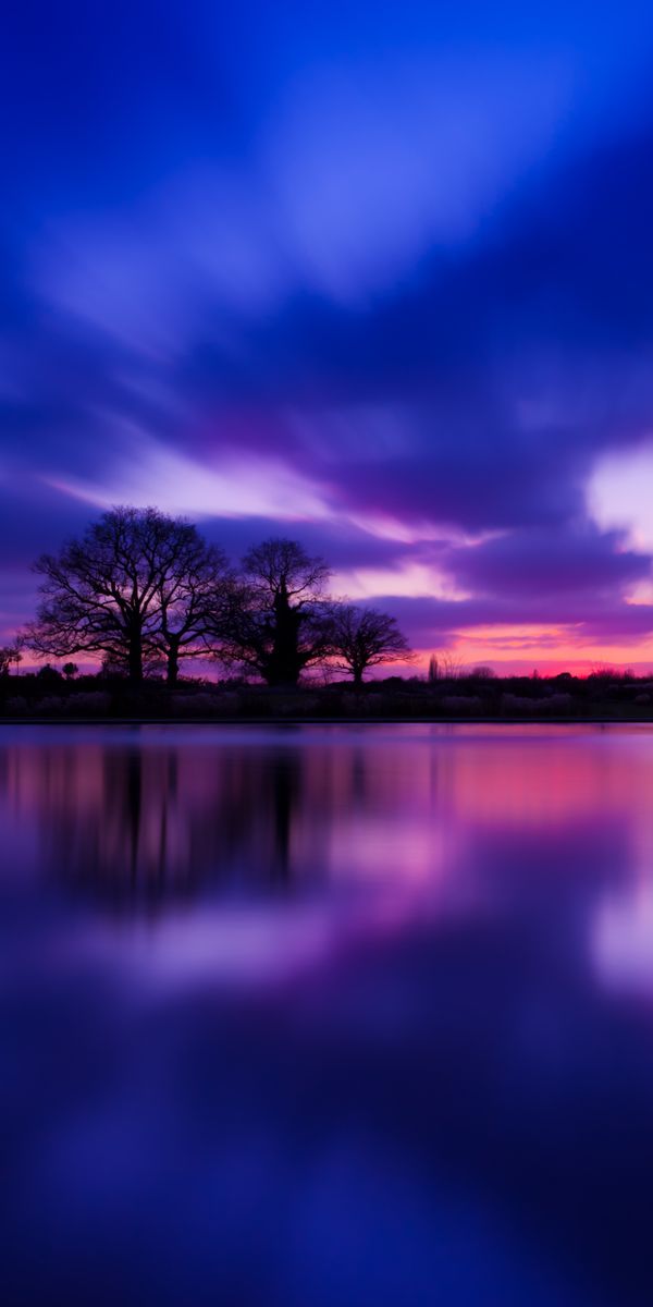 Tranquil Evening Wallpaper: Pastel Sunset Reflections on a River in England