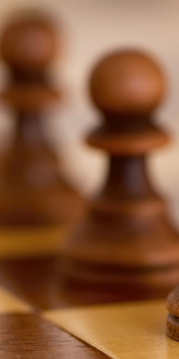 Phone wallpaper: Chess, Blur, Close Up, Game free download