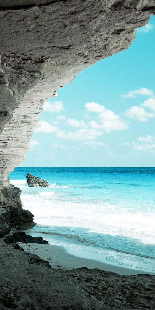 Serene Cave Beach Pool - 4K Mobile Wallpaper for Nature Lovers