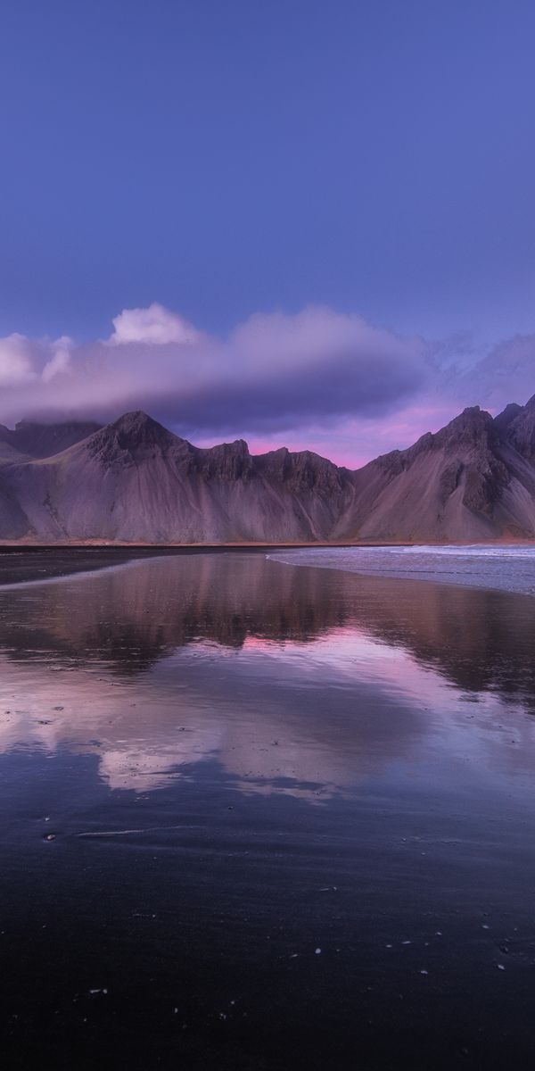Breathtaking Icelandic Landscape with Mountain Reflection
