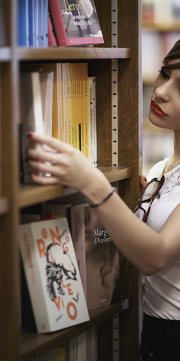 Phone wallpaper: Blur, Book, Brunette, Library, Model, Women, Lipstick free download