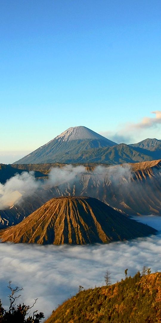 Phone wallpaper: Mount Bromo, Mountains, Mountain, Earth free download