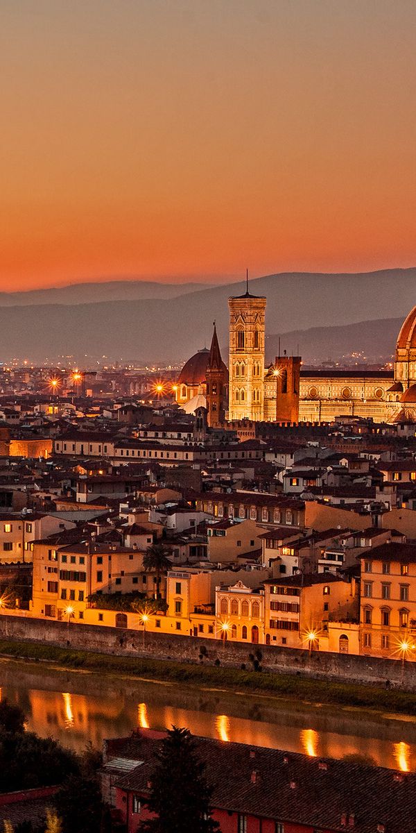 Breathtaking Florence skyline at sunset - 4K phone wallpaper