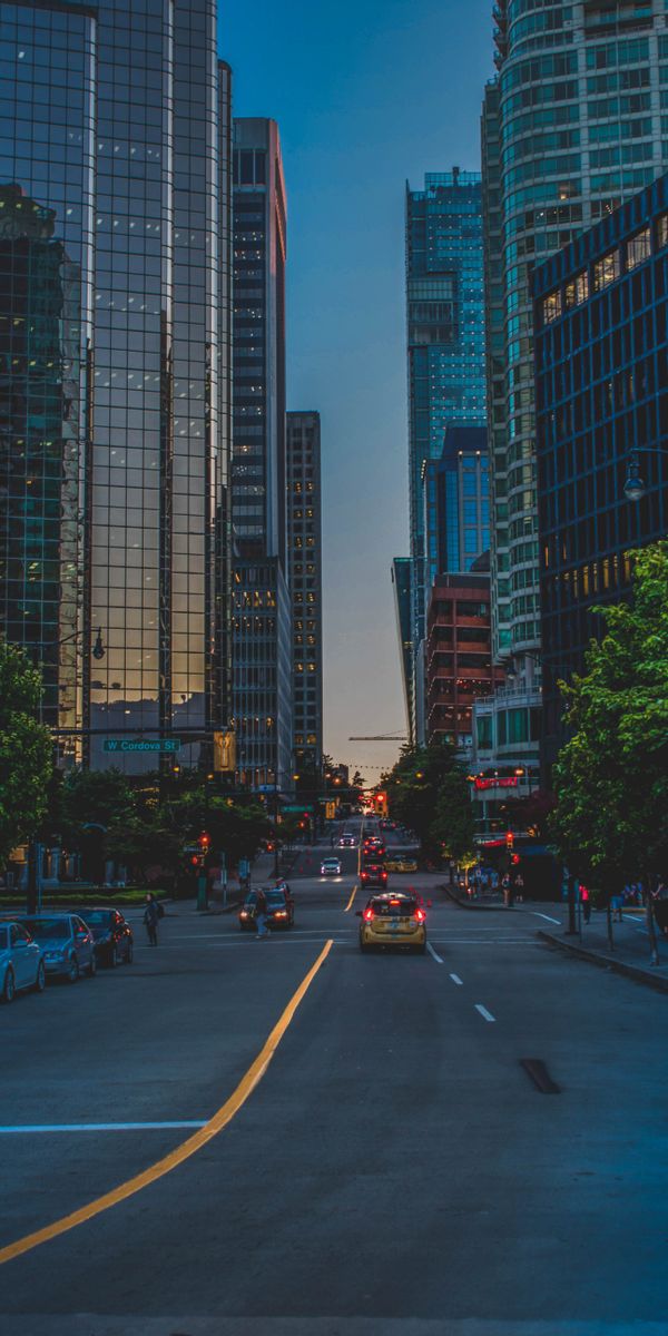 Evening Cityscape: A Beautiful Urban Wallpaper for Your Phone