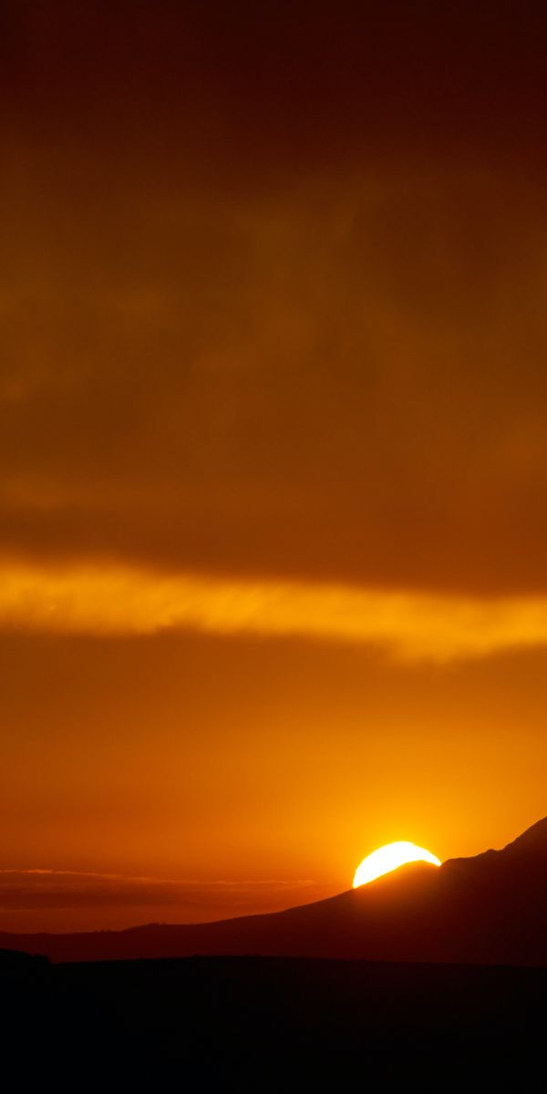 Breathtaking Sunset Over Mountains