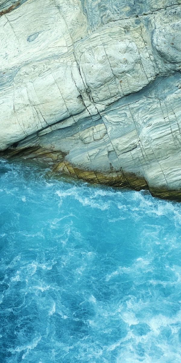 Breathtaking Coastal Scene with Waves and Rocks