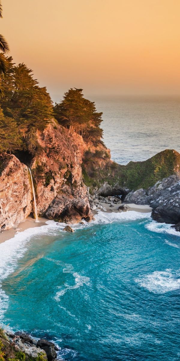 Big Sur Coastal Beauty: Perfect Mobile Wallpaper