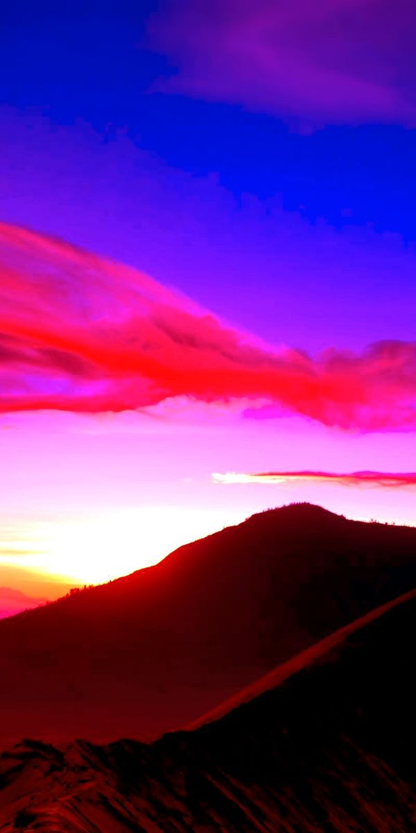 Breathtaking Mountain Sunset Wallpaper for Your Phone