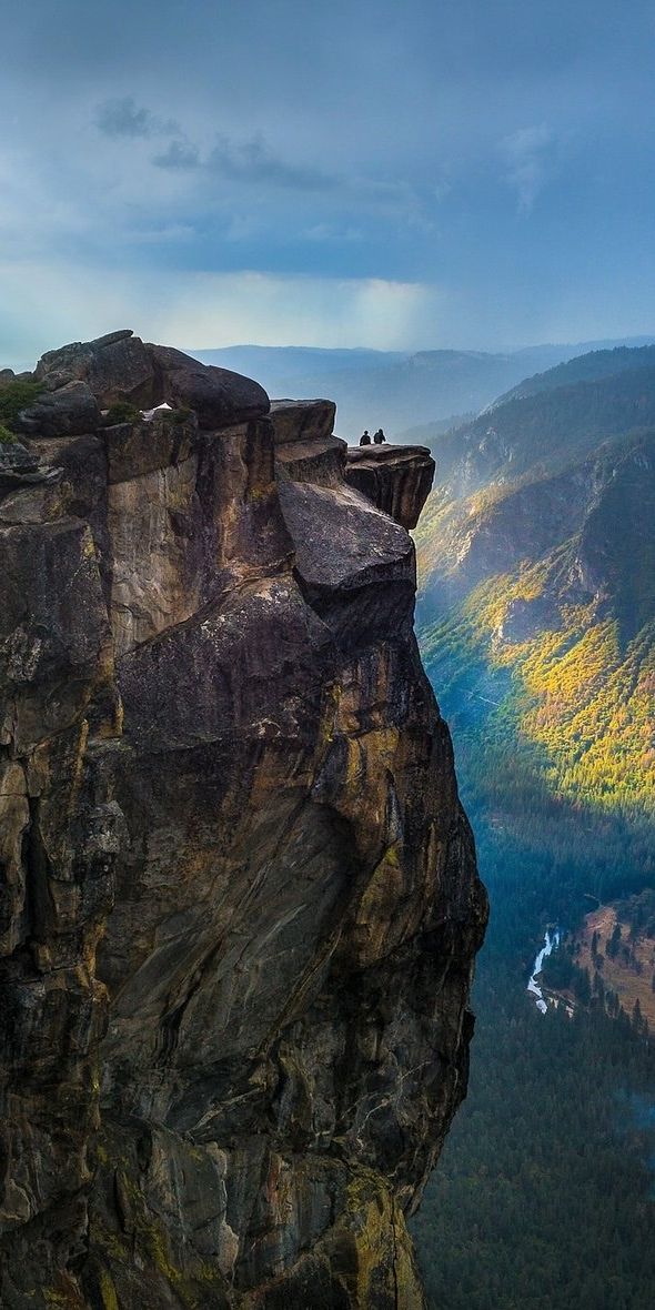 Breathtaking View of Yosemite Valley with Mountains and Forests