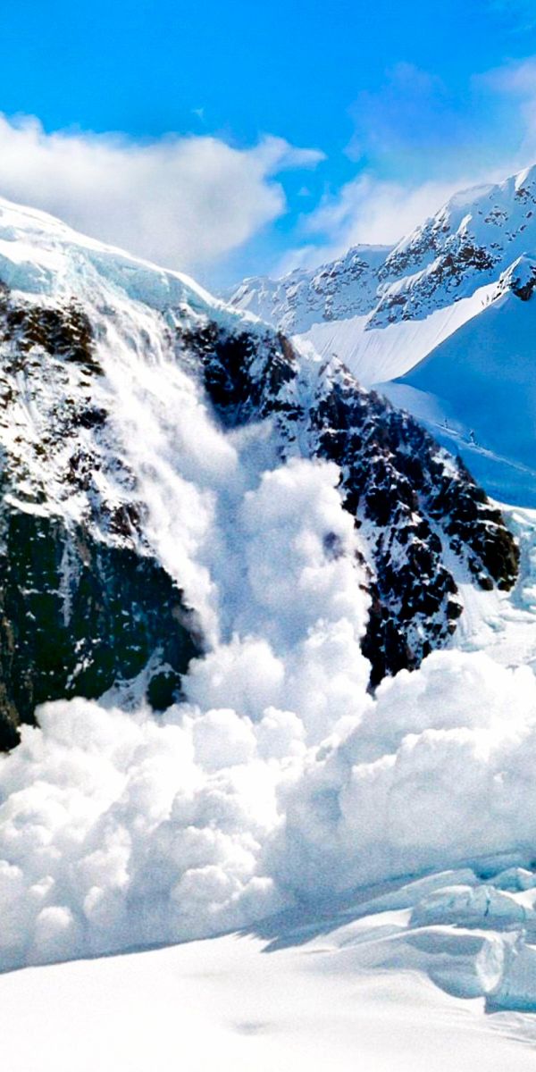 Breathtaking HD Wallpaper of Avalanche in Turquoise Snowy Mountains