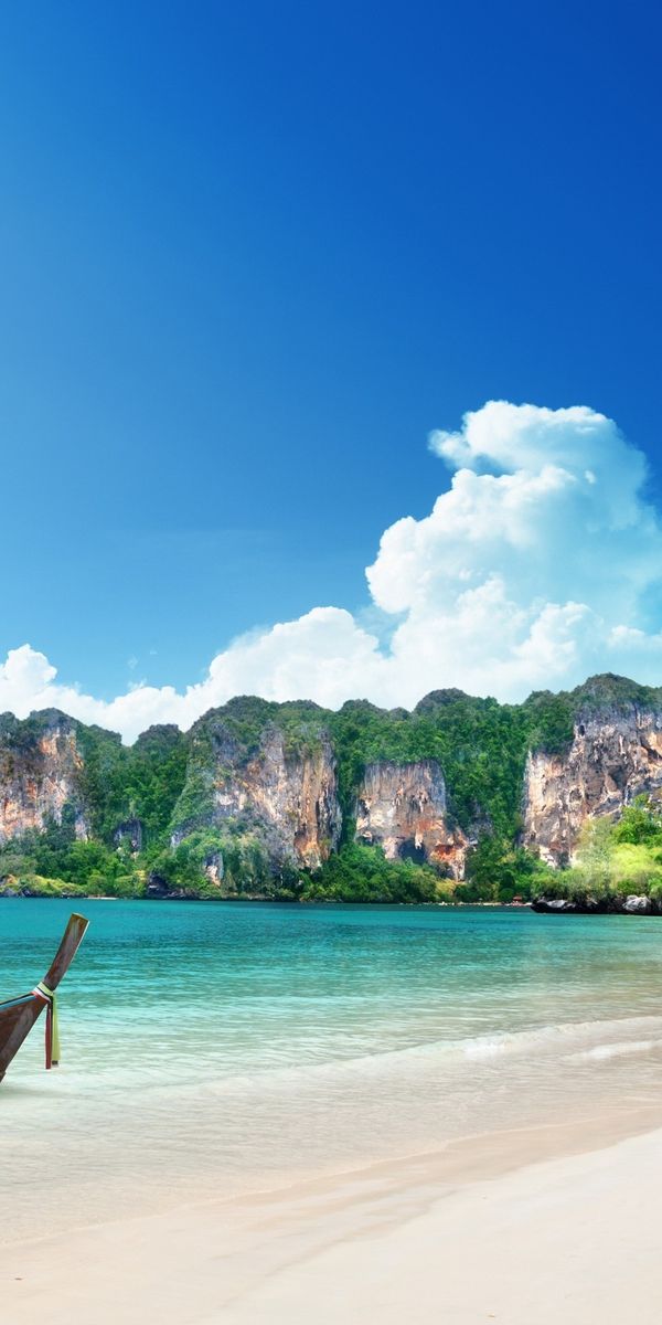 Tropical Seascape Mobile Wallpaper: Thailand's Coastline and Boat