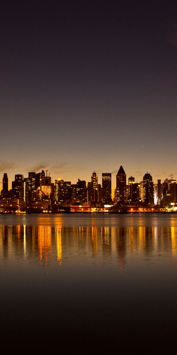 Captivating New York City Night Skyline Wallpaper for Your Phone